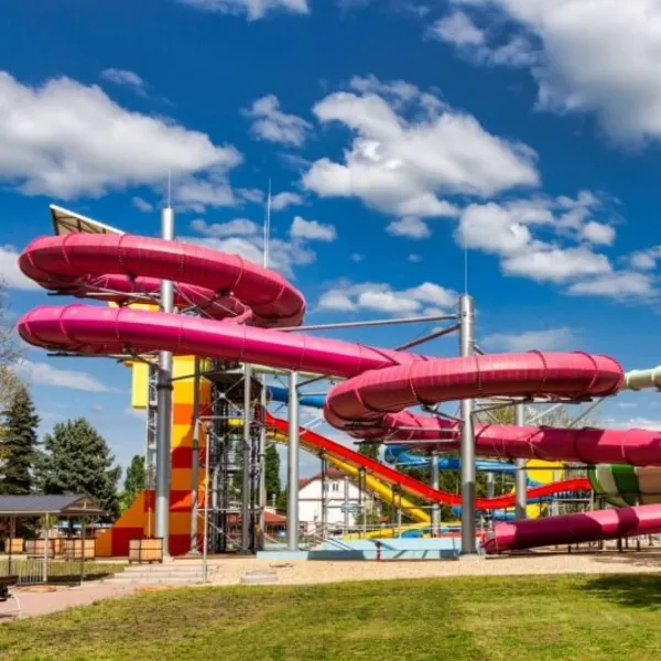 Zsóry Fürdő csúszdapark - D-Gesztor Kft